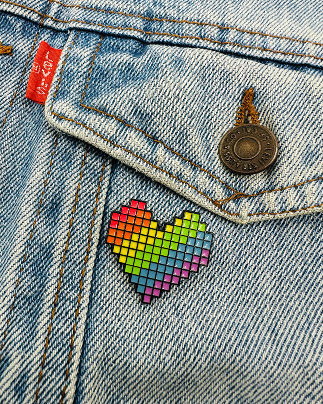 Pin's Cœur Pixel Pride | Pyjamas et accessoires de Noël pour toute la famille
