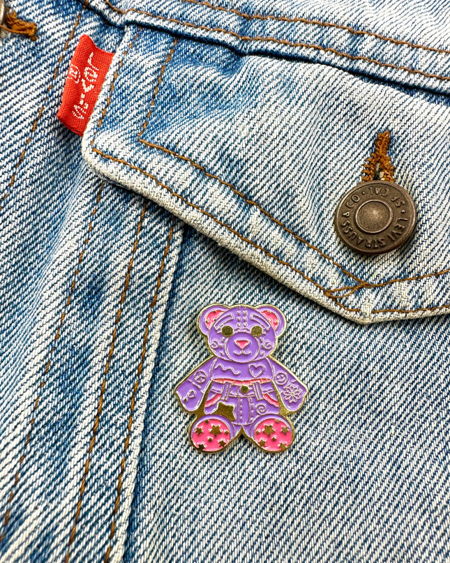 Broche Ours Violet - Accessoire mignon pour les fans d'ours en peluche