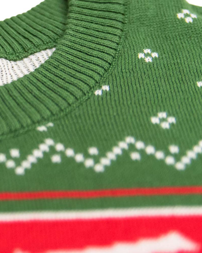 Pull moche inspiré de l'Attaque des Titans, avec des kanjis et des épées