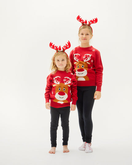 Le pull de Noël avec le renne affectueux pour enfants