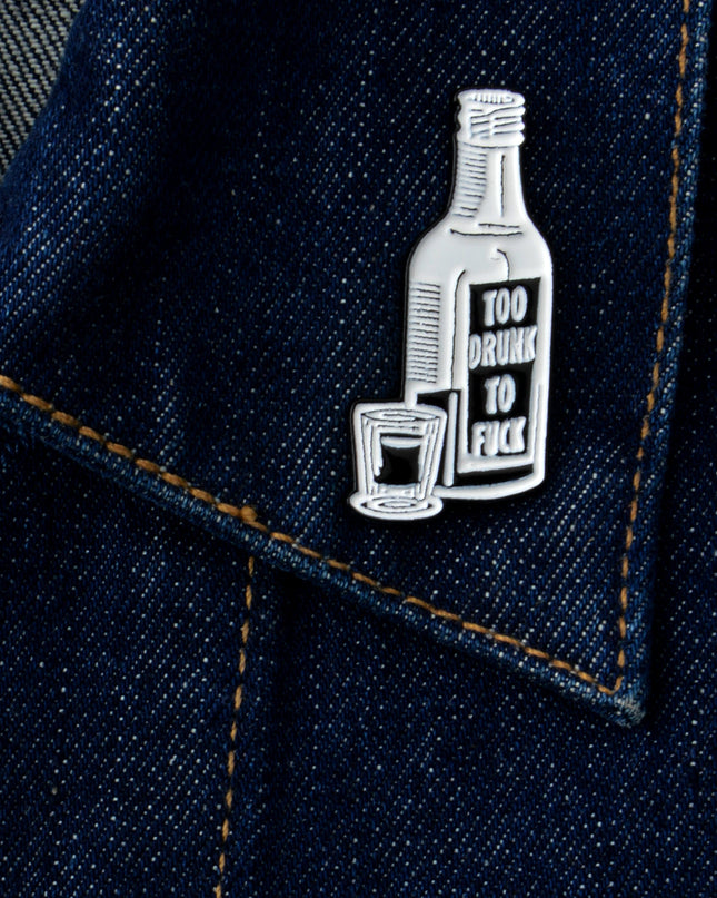 Broche « Trop ivre » - Accessoire humoristique