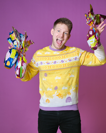 Pull de Pâques jaune mignon pour hommes