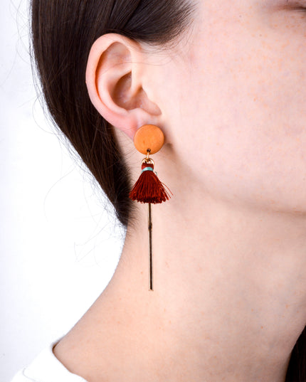 Boucles d'oreilles en bois à pompons - Bijoux uniques pour toutes les occasions
