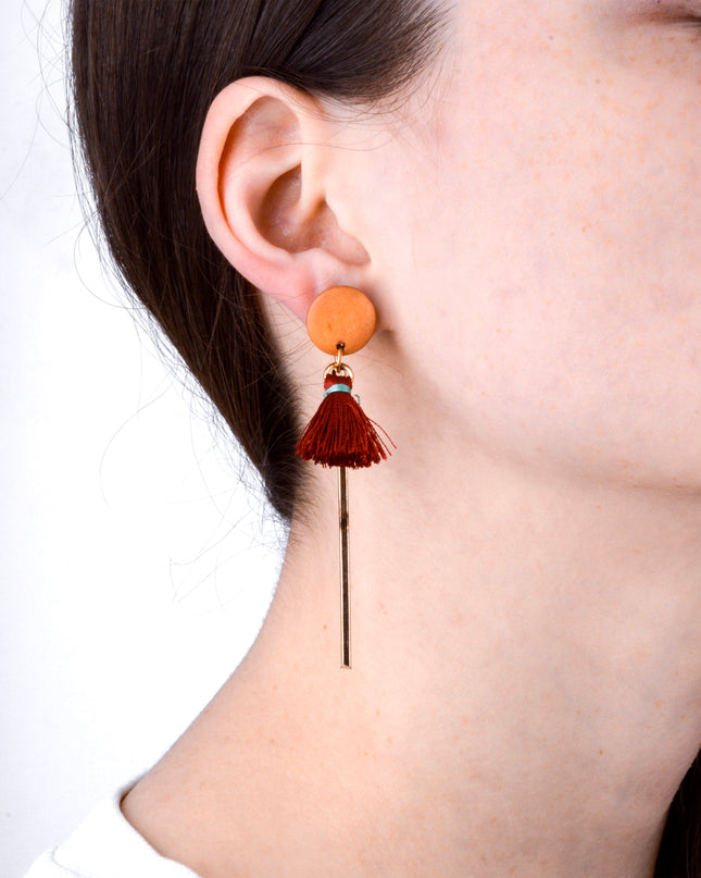 Boucles d'oreilles en bois à pompons - Bijoux uniques pour toutes les occasions