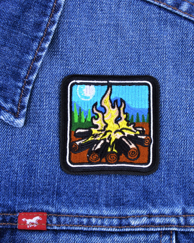 Écusson - Motif de feu de camp