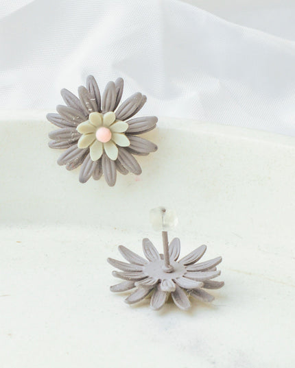 Boucles d'oreilles fleuries - Motif floral gris