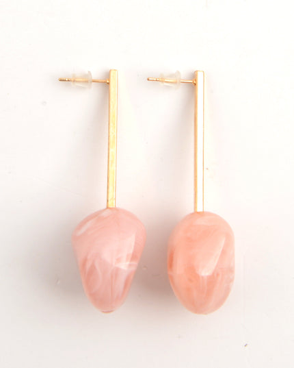 Boucles d'oreilles en résine rose