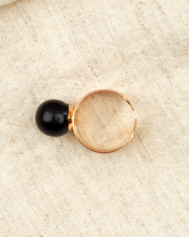 Bague en perle noire