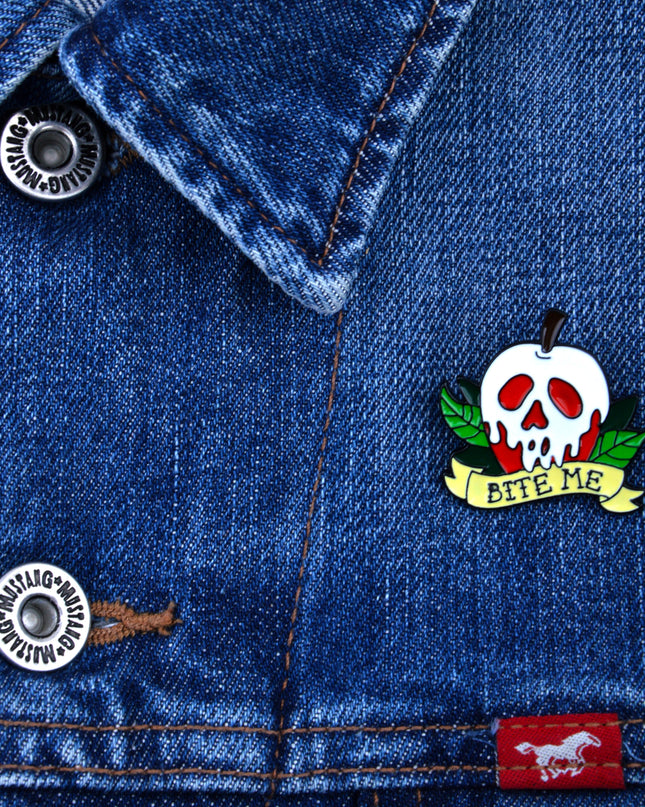 Épingle - Mords-moi