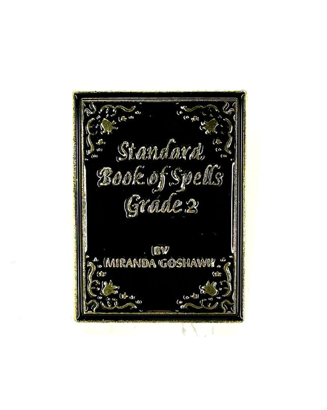 Broche - Livre de sorts | Accessoires, Halloween