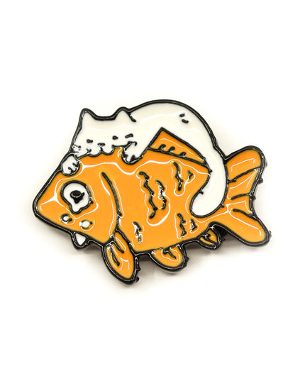 Épingle - Chat avec proie