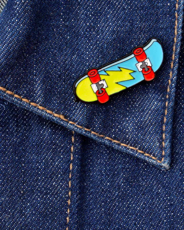 Pin's - Skateboard Blue Lightning