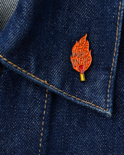 Épingle - Accessoire amusant en forme d'allumette pour tous