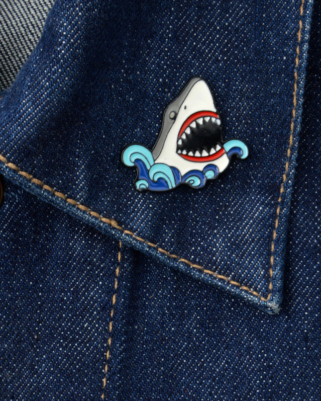 Broche Requin Mordeur - Accessoire amusant sur le thème de l'océan