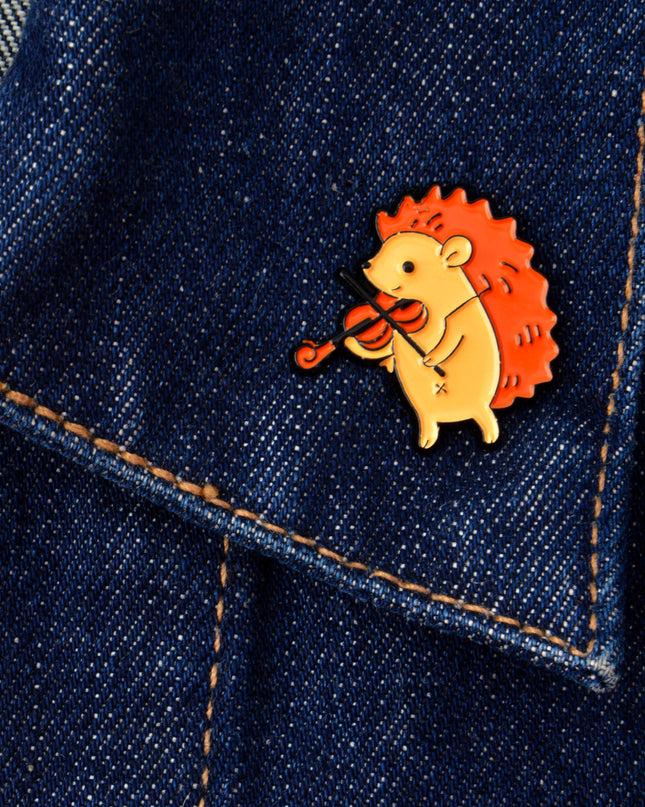 Broche Hérisson Joueur de Violonnette - Accessoire Musical Charmant