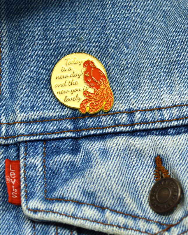 Nouvelle épinglette « Vous » | Étiquettes : Accessoires