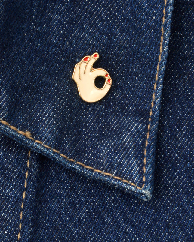 Pin's émaillé Oks | Accessoire charmant