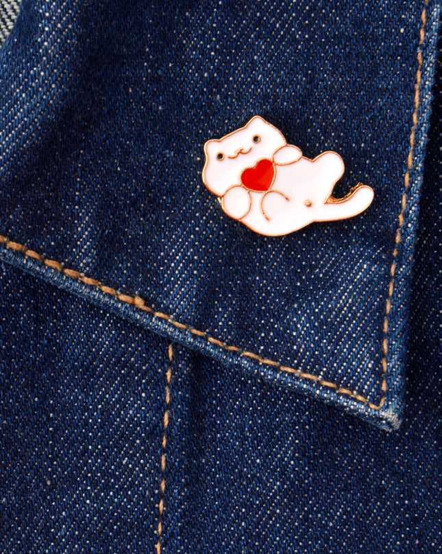Broche Chat en forme de cœur - Un accessoire de fête adorable pour tous