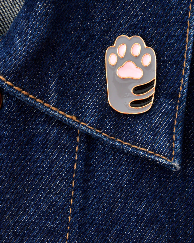 Broche patte grise - Accessoire de costume d'Halloween charmant