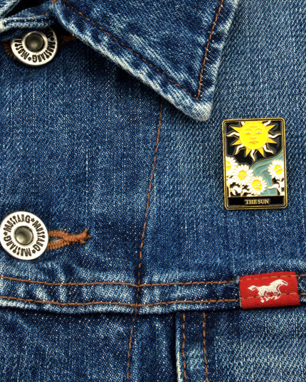 Broche Tarot - Accessoires d'Halloween Le Soleil