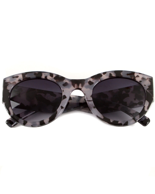 Accessoires gris oversize pour la mode moderne