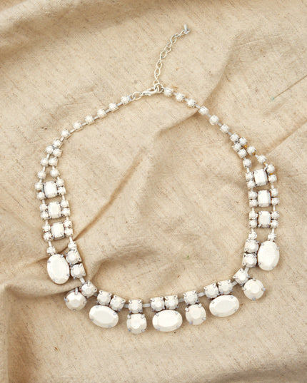 Collier blanc mat - Accessoire élégant