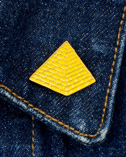 Broche - Accessoire pyramide pour toutes les occasions