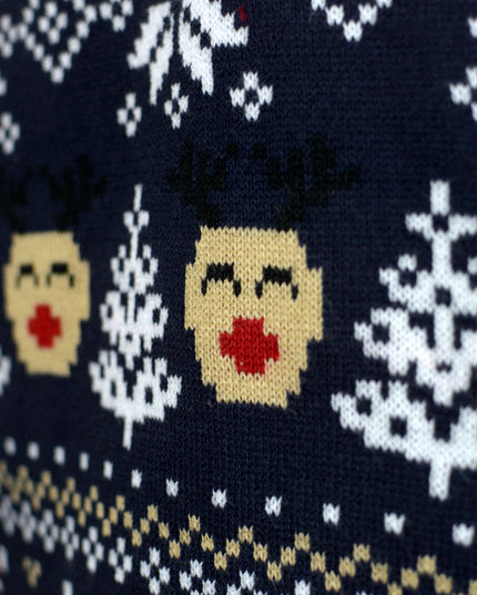 Pull de Noël bleu pour couple avec bonhommes de neige et sapins