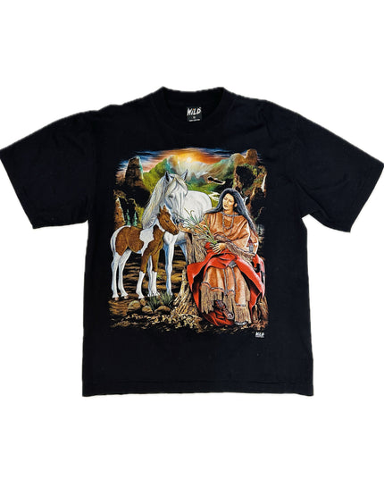 T-shirt vintage pour hommes et femmes représentant une femme indienne allaitant un poulain