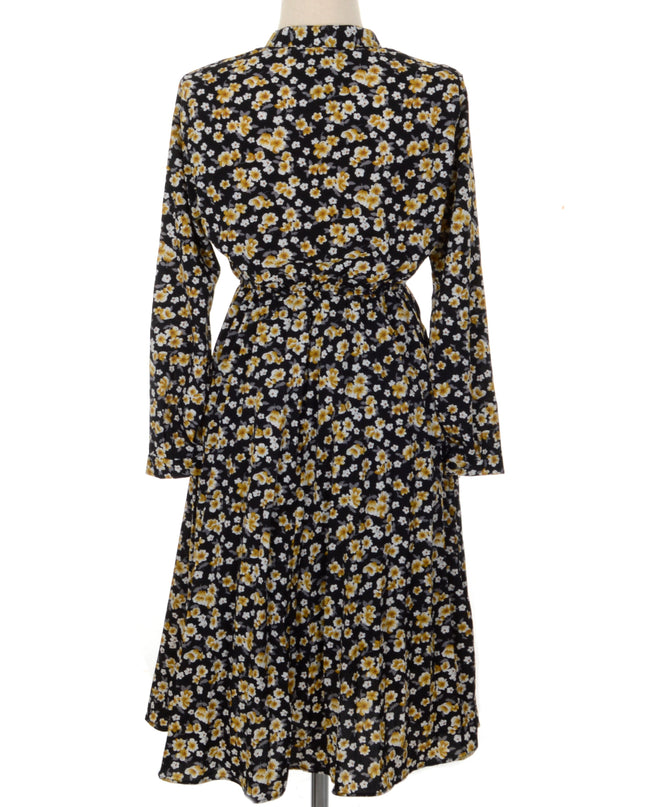 Robe vintage à petits motifs floraux