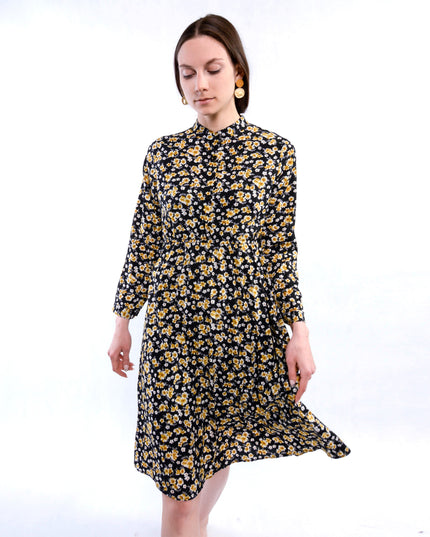 Robe vintage à petits motifs floraux